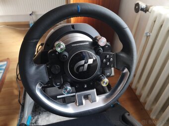 Volant s pedálmi, sedačka, VR okuliare - 2