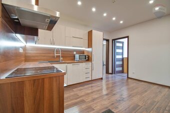Na predaj: kompletne zrekonštruovaný 3 izbový byt, 63m2, Šal - 2