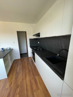 Nadštandardný 3 izbový byt vo Vranove nad Topľou - 2