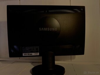 Počítačový LCD monitor Samsung 923NW 19" - 2