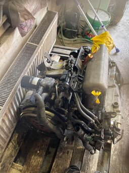Motor audi tt 1,8t kód AJQ - 2