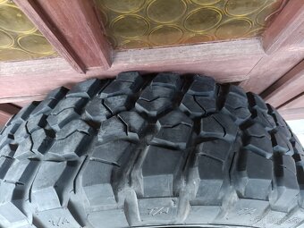 Bf Goodrich KM2 255/75 R17 - 2
