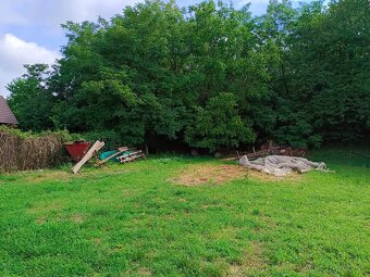 Predáme menší stavebný pozemok - 451 m2 - obec Báb - 2