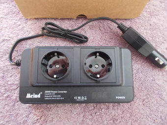 Predám menič DC 12/24V na AC 230V + 4x USB - 2