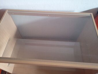 Pulty do predajne - 2