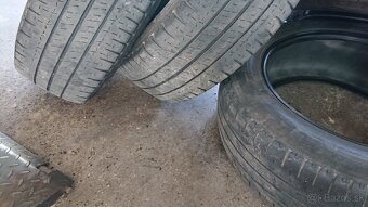 Michelin agilis 215/60 r17C - 2