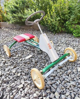 Retro šľapacia štvorkolka TDV - 2