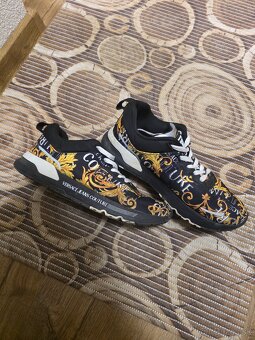 Predam Tenisky versace - 2