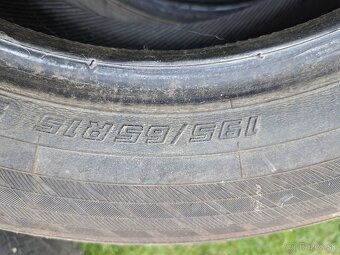 Predám zimné Yokohama 195/65/R15 - 2