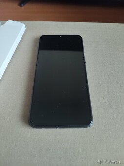 {10} Samsung Galaxy A40 - 2