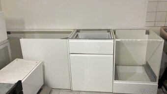 Ikea kuchyňa - skrinky biele - 2