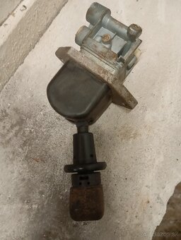 Vzduchová ručná brzda - 2