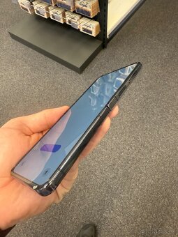 Samsung Galaxy Zflip 4 128Gb - 2
