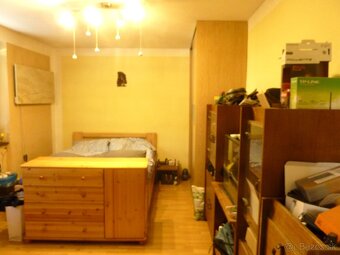 Predaj dvojgeneračný dom Banská Bystrica, pozemok 770 m2. - 2