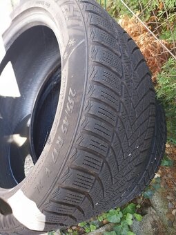 Zimné pneumatiky 235/45 r17 - 2