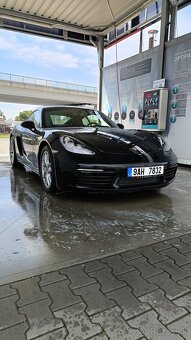 Porsche 718 Cayman - 2