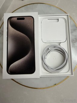 Predám iPhone 15 Pro Natural Titanium, 128 GB + kryt apple - 2