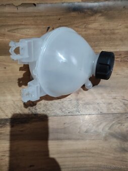 Renault Master IV 2171175R nová nadrzka na vodu - 2