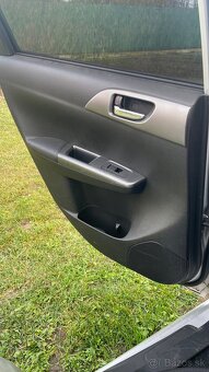 2010 Subaru Impreza tapacire dverí - 2