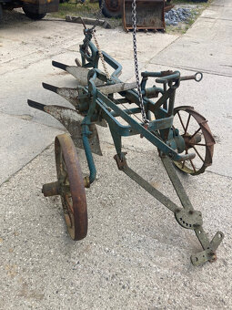 Tažený pluh 3x25 - 2
