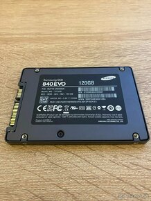 Predám 2.5" SSD disk Samsung EVO 840 120GB - 2
