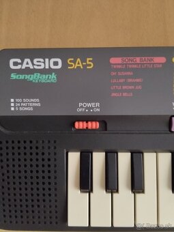 Retro Casio SA-5 elektronický mini keyboard z 1991 - 2