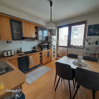 Väčší 1 izb. byt 40 m2 + balkón, pod lesom ul. Adlerova, Fur - 2