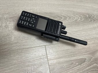 MOTOROLA DP 4800e UHF - 2