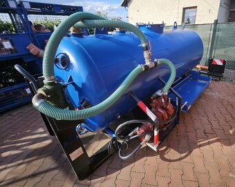 NOVÁ 3m3/300 ltr fekál cisterna 3.6m3/min čerpadlo nástavba - 2