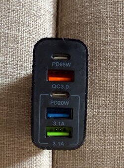 Powerbanka Emos 10000 + univerzálna nabíjačka - 2