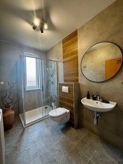 Ponúkam ubytovanie pre študentov. - 2