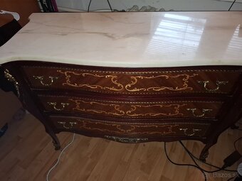 starožitná komoda s mramorom Francúzsko zdobená  bronzom - 2