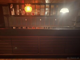 Barovy pult a policky - 2