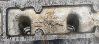 Gaz 21 volga hlava - 2