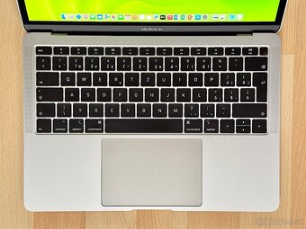 MacBook Air 13", NOVÁ BATÉRIA, TOP STAV - 2