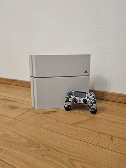Playstation 4 - 2
