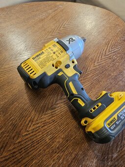 Dewalt - 2