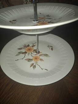 PORCELÁNOVÝ ETAŽÉR - 2