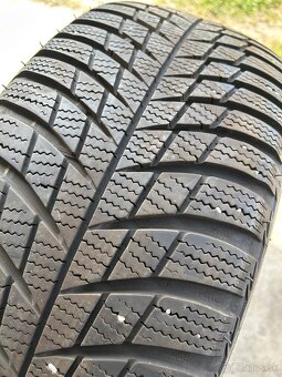 Brigestone 215/55/17 zimne - 2