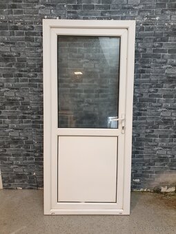 Plastove dvere č 374. 92x203cm P - 2