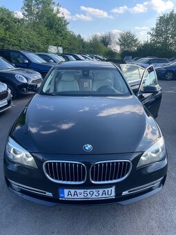 Predám BMW 740d 3.0 Twinturbo 4x4 230 kW v ciernej perle - 2