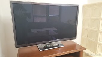 Panasonic TX-L37ET5 - 2