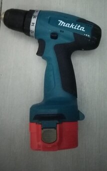 Makita AKU, vŕtačka s uťahovacím momentom. - 2