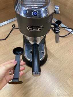 Delonghi Dedica EC658.BK pakovy kavovar cierny - 2