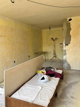 NA PREDAJ 2 IZBOVÝ BYT S KOMOROU NA ULICI DRUŽICOVÁ, KOŠICE  - 2