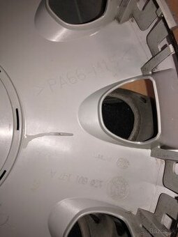 Puklice Octavia 2 - R15 - 2