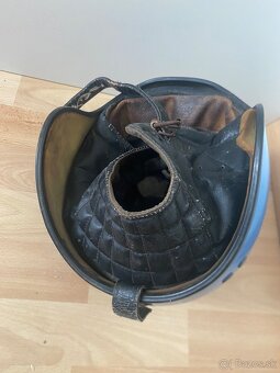 Stará motorkárska helma - 2