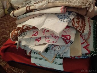Vyšívané obrusy a decky - 2