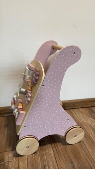 Drevené chodítko značky jabadabado - 2