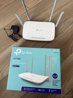 TP-Link Wi-Fi Router - 2